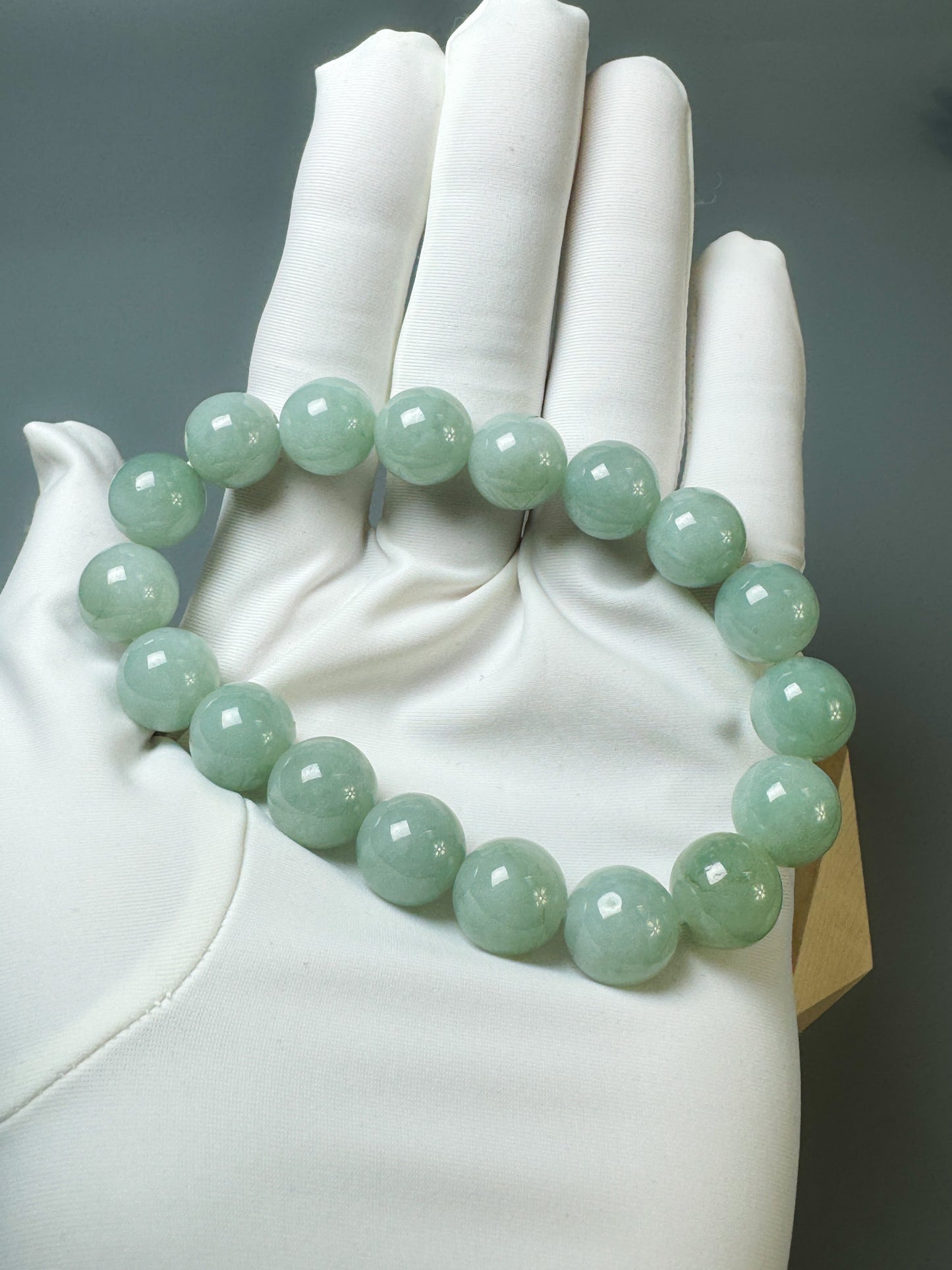 Jadeite Jade 11.5mm Round Icy Green Beads Bracelet ( 11.5mm )