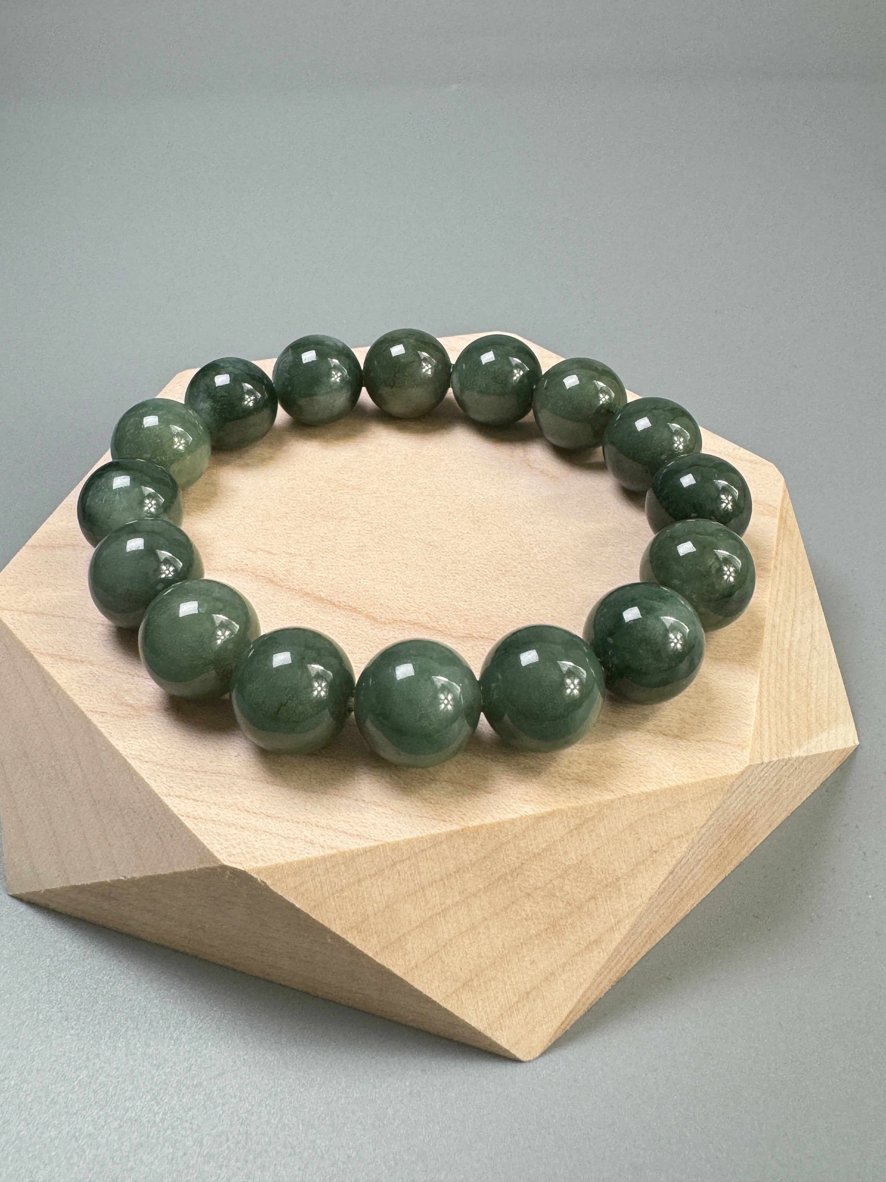 Jadeite Jade 13.5mm Round Green Beads Bracelet ( 13.5mm )