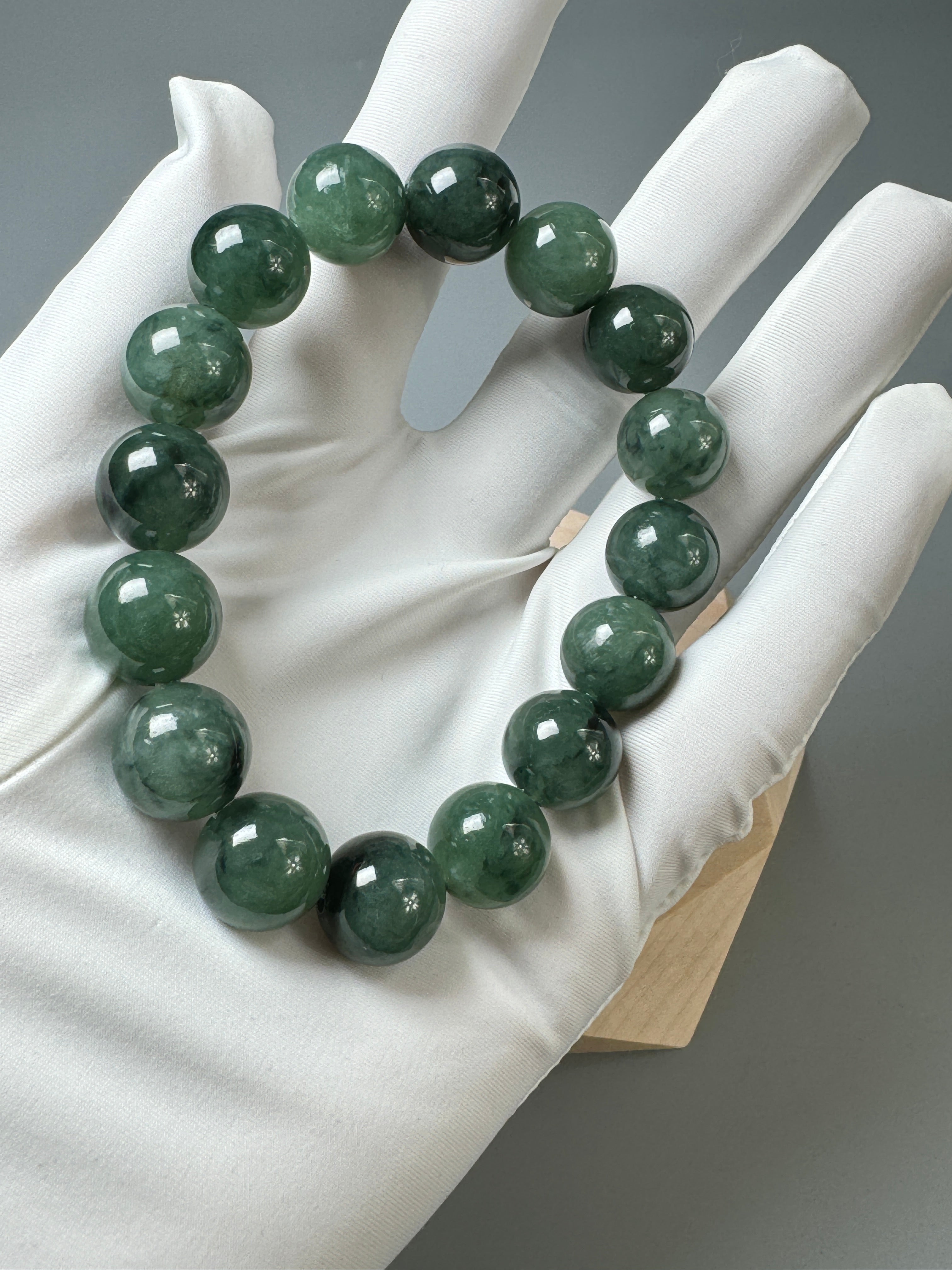 Jadeite Jade 13mm Icy Round Green Flower Beads Bracelet ( 13mm )