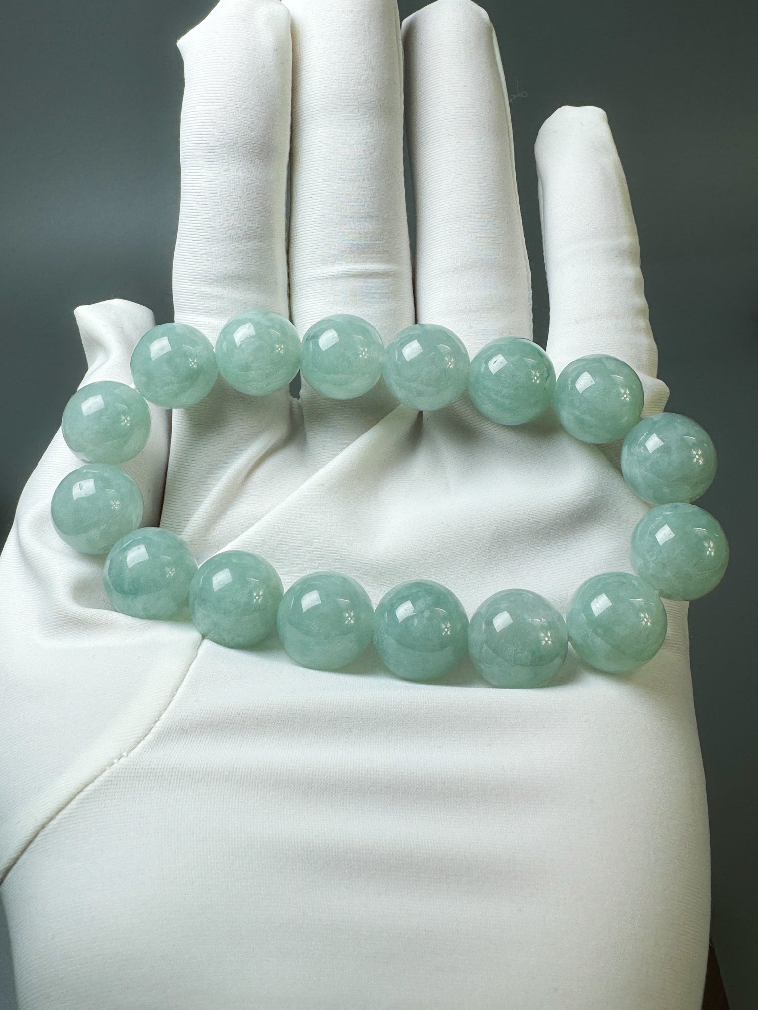 Jadeite Jade 12.5mm Round Icy Green Beads Bracelet ( 12.5mm )