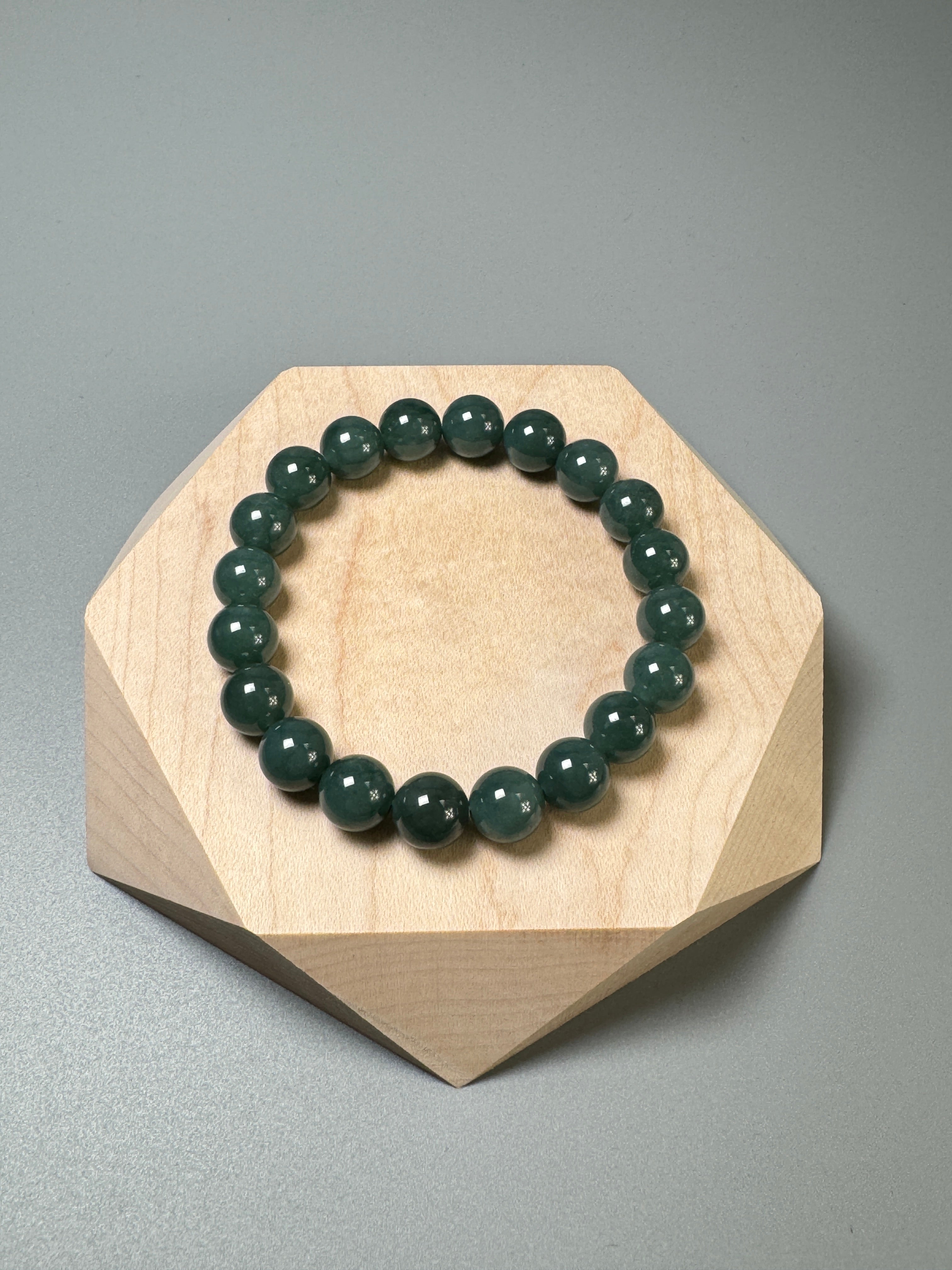 Guatemala Jadeite Jade 10mm Icy Round Green Flower Beads Bracelet ( 10mm )